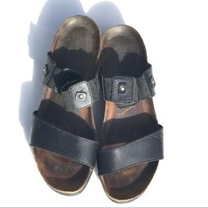 Naot womens summer slip ons sandals sz 7M